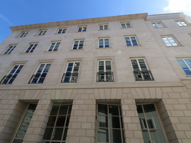 74 St James Street