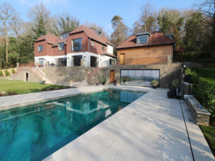 What’s the Best Portland Stone Bed for External Paving in the Modern Era?