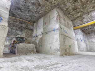 Why Natural Stone is the Superior Choice Over Cast Stone for Architectural Projects